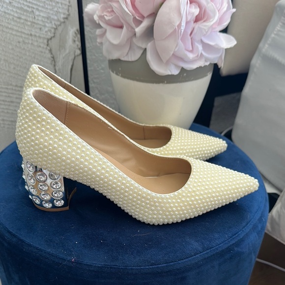 Elegant Cream Heels with Embellished Block Heel - Picture 2 of 8